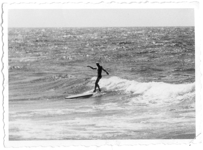 Die Ausstellung zeigt die Geschichte(n) der Sylter Surf- und Strandkultur.
© Archiv Drath