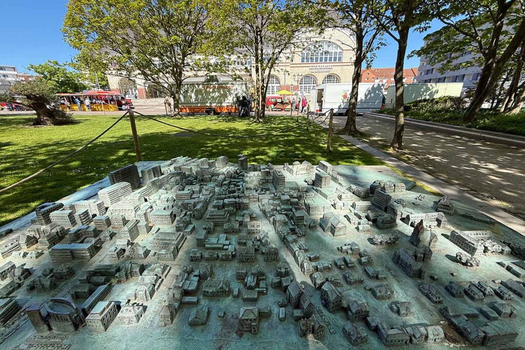 Stadtmodell Westerland im Kurpark gegenüber des Westerländer Rathaus