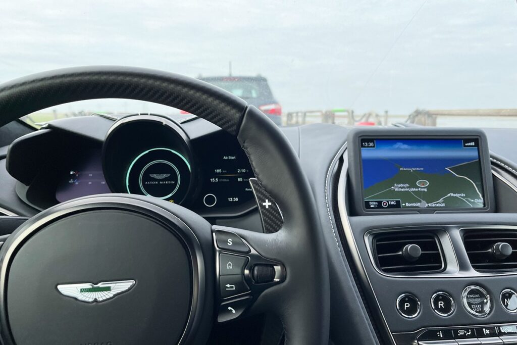 DBS Volante Cockpit