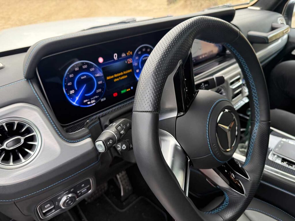 Das Lenkrad in AMG Optik. G Klasse Fahrer fühlt sich direkt heimisch